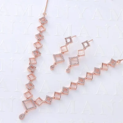 ELEGANT SQUARE UNIQUE CUT NECKLACE